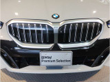 ☆BMWの代名詞とも言える【キドニーグリル】一目見ただけでBMW車であると認識できる確固たるアイコンとして存在感を放ちます☆