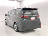 沢山乗れるのがこの車の魅力!2台で移動しないと・・・なんて時もこの車なら1台で!大活躍です♪