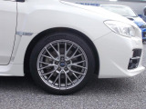 アイサイト装着車は、アイサイトのプロであるディーラーメカニックが専用機器を用いて徹底的に診断します。先進技術を注がれた故障診断機器でおクルマの状態を迅速・正確に解析しメンテナンスを行います。