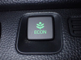 エンジン、エアコンなどを制御し低燃費な『ECONモード』に、また走りを楽しみたいとき、空調など快適性を重視したいときにはスイッチOFFで通常モードに切り替えができます!