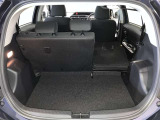 シートを倒せば荷室が広がり、用途に応じた使い方が可能で快適です。