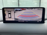 狭い場所での駐車やすれ違いなどでより的確な運転操作に役立つ360&deg;ビューモニターが装備されています。