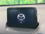 【マツダコネクトナビ】車内の雰囲気にマッチした一体型タイプのナビ。各種車輌設定やBluetooth再生等、様々な機能が楽しめます。直感的なダイヤル操作が可能で、使い勝手も良好です。