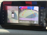 駐停車には便利なアラウンドビューモニター搭載。サイドモニターの切り替えも可能です。