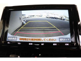 後方の死角を軽減し、狭い場所での切替しや駐車もしやすくなるバックモニターを装備しています。