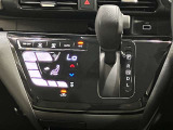 操作しやすい位置にあるシフトレバー!