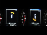 コーナーセンサーを装備。障害物までの距離に応じて警告音を変えてお知らせ。縦列駐車時や駐車場・車庫等での取り回しをサポートします。詳細は販売店スタッフまでお尋ね下さい。