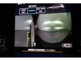 後退時にはナビ画面に後方の映像とアシストラインが表示されます!