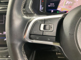 ◆クルーズコントロールにレーダーセンサーを組み合わせ、先行車を測定し設定されたスピードを上限に自動で加減速を行います。一定の車間距離を維持することで、長距離走行でのドライバーの疲労を低減させます。
