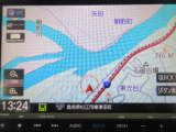 ナビはホンダ純正メモリーナビ!通信機能も備え、渋滞回避案内や天気情報の表示などのサービスがございます。
