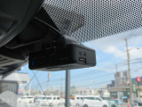 【ドライブレコーダー】万が一に!!いくら安全運転していても、事故に巻き込まれることもあります。万が一のときに証拠として使えます。4万円近くかかるドライブレコーダーが最初から付いてます☆