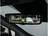 デジタルインナーミラー装備!車両後方のカメラの映像をデジタル補正で視認性を向上させてインナーミラー内に表示します♪視界を遮るものがなく、後席に同乗者がいても後方を確認しやすく安心です♪