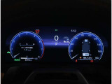 とっても見やすいメーターです。夜間時はラグジュアリーな気分にさせてくれる照明が魅力ですので、夜のドライブも楽しみになりますよ♪