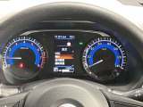 【メーター】メーター内のカラーディスプレイには運転をサポートするさまざまな情報を表示!