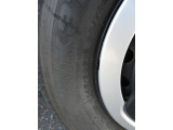 タイヤサイズは、145/80R12です。