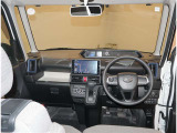オシャレなインテリアで運転する気分も盛り上がりますよね^^
