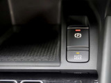 電動パーキングブレーキ&オートブレーキホールド!信号待ちなどの停車時に、ブレーキペダルを踏み続けていなくても自動的にブレーキ力がキープ!