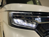 LEDヘッドライトで夜道も安心!