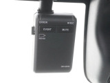 ◆ドライブレコーダー◆映像・音声などを記録する自動車用の装置です。 もしもの事故の際の記録はもちろん、旅行の際の思い出としてドライブの映像を楽しむことができます。