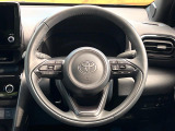 インテリアに合わせたデザインのステアリングは、運転される方のことも考え、運転しやすい形状、大きさです。是非一度、実際に触ってお確かめください。