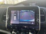 アラウンドビュ-モニタ-搭載! 前後左右のカメラで真上から車を見たように確認が出来る日産自慢の装備です。車周辺の安全確認や障害物も確認が出来るので、駐車のしやすさだけでなく接触事故防止にも役立ちます