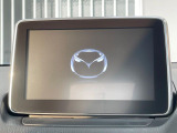 【マツダコネクトナビ】車内の雰囲気にマッチした一体型タイプのナビ。各種車輌設定やBluetooth再生等、様々な機能が楽しめます。直感的なダイヤル操作が可能で、使い勝手も良好です。
