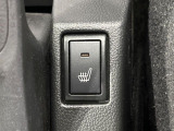 【シートヒーター】寒い日に重宝するシートヒーター!エアコンより早く温まってくれるので寒がりの人も安心ですね♪エアコンの温風は乾燥するから苦手、という方にもをおすすめです。
