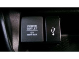 12V電源ソケットを設置しております。周辺機器の充電にご利用頂けます。