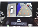 Rレンジ切り替え時バックカメラやサイドカメラ、ボタン操作によりフロントカメラ、全周囲カメラ映像に切り替えることも可能です