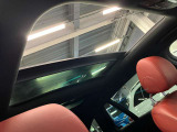 メルセデス・ベンツの定める厳しい基準をクリアしたお車のみをご案内させて頂きます。納車前整備はメーカー規定に基づき100項目以上にも及ぶ点検を熟練のメカニックによって行いご納車させて頂きます。