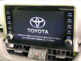 【純正ナビ】人気の純正ナビを装備。オーディオ機能も充実しており、Bluetooth接続すればお持ちのスマホやMP3プレイヤーの音楽を再生可能!毎日の運転がさらに楽しくなります!!