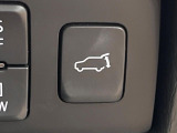 【パワーバックドア】スマートキーや運転席のボタンを押すだけでリアゲートが自動で開閉します!荷物を持っている時や、高い位置にあるバックドアを閉める際に便利な機能です♪
