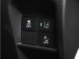 ◆横滑り防止装置◆コーナーリング時の横すべりを抑える機能と、車両の急激な挙動変化を抑える機能で、安定した走行を実現しています。運転に安心とゆとりが出来ます。