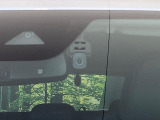 【ドライブレコーダー】ドライブレコーダー装備!走行中はもちろん、あおり運転や事故に遭遇した際、映像で記録し、万一のリスクに備えます。※記録用SDカードはお客様ご自身でご準備いただく必要があります。