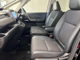 【車内ルームクリーニング済】専門スタッフにより車内はきれいにルームクリーニングを行っております。