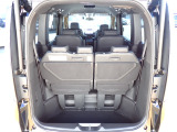 ◆定員乗車時のカーゴルームです。普段のお買い物の荷物やたくさんの収納が可能です。