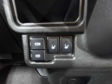 運転席・助手席は共にシートヒーター付なので、寒い日の朝の通勤も快適です♪