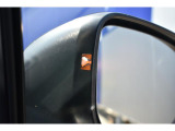 リヤビーグルディテクションが装備されています後方からの接近車を警告灯にてお知らせ致します