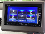 ナビ機能だけでなく、ミュージックサーバー、Bluetooth、フルセグテレビ、DVDとCD再生など、オーディオ機能がついています。