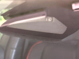 【トヨタセーフティセンス】走行中に前方の車両等を認識し、衝突しそうな時は警報とブレーキで衝突回避と被害軽減をアシスト。より安全にドライブをお楽しみいただけます。