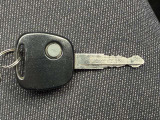 ●仕入れ段階で徹底したチェックを行い、厳しい審査にパスした車だけを展示・販売しています。弊社ではこれをプロチェックと呼び、数十の独自チェック項目に基づき、車の状態を調べ上げています。