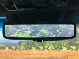 【デジタルインナーミラー】後席の大きな荷物や同乗者で後方が確認しづらい時でも安心!カメラが撮影した車両後方の映像をルームミラー内に表示。クリアな視界で状況の確認が可能です!