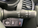 【オートライト】周りの明るさに応じて自動でヘッドライトの点灯・消灯ができる機能です!ライトの付け忘れ・消し忘れなどが無くなり、雨の日や夕方の走行も安心!トンネル通過時も便利ですね♪