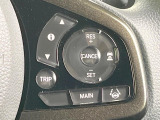 【アダプティブクルーズコントロール】高速道路での長距離走行が楽に!!自動で速度を保つクルーズコントロールが、衝突軽減システムと連携し、前方の車両を感知して車間を保つように速度調節してくれます!!