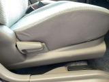 一人一人に合ったポジションにシートを細かく調整することが出来ます。長時間の運転でも疲れにくくなり、安心して運転することに寄与します。