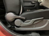 運転席シートリフターを装備しています★細かくドライビングポジションを設定できるので運転し易く、疲れにくいですね♪