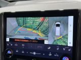 【パノラミックビューモニター】専用のカメラにより、上から見下ろしたような視点で360度クルマの周囲を確認することができます☆死角部分も確認しやすく、狭い場所での切り返しや駐車もスムーズに行えます。