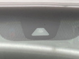 【ホンダセンシング】走行中に前方の車両等を認識し、衝突しそうな時は警報とブレーキで衝突回避と被害軽減をアシスト。より安全にドライブをお楽しみいただけます。