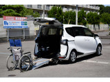 シエンタ 1.5 X ウェルキャブ 車いす仕様車 タイプIII 助手席側セカンドシート付 