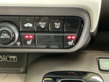 運転席/助手席シートヒーターで寒い日もすぐに温かくなり快適に過ごせます。3段階の温度調整が可能です。